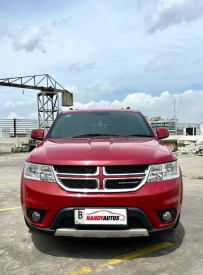 Mobil Dodge journey (2012)