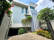 Garden House Mewah dan Modern di Pondok Indah, Best value! Eks Menteri